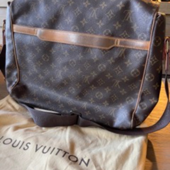 Authentic Louis Vuitton Monogram Abbesses Messenger - Picture 9 of 10